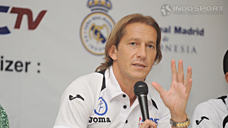 Michel Salgado datang ke Indonesia untuk menyapa fansnya yang tergabung dalam Pena Real Madrid. Copyright: © Ratno Prasetyo/INDOSPORT